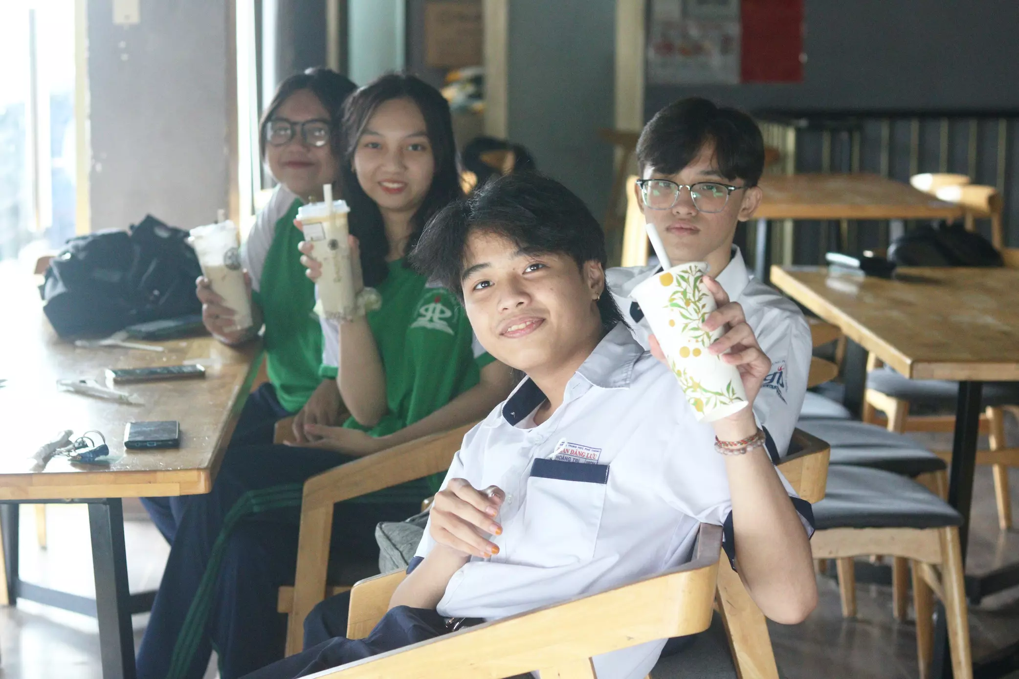học sinh, sinh viên là tệp khách hàng tiềm năng của các quán trà sữa