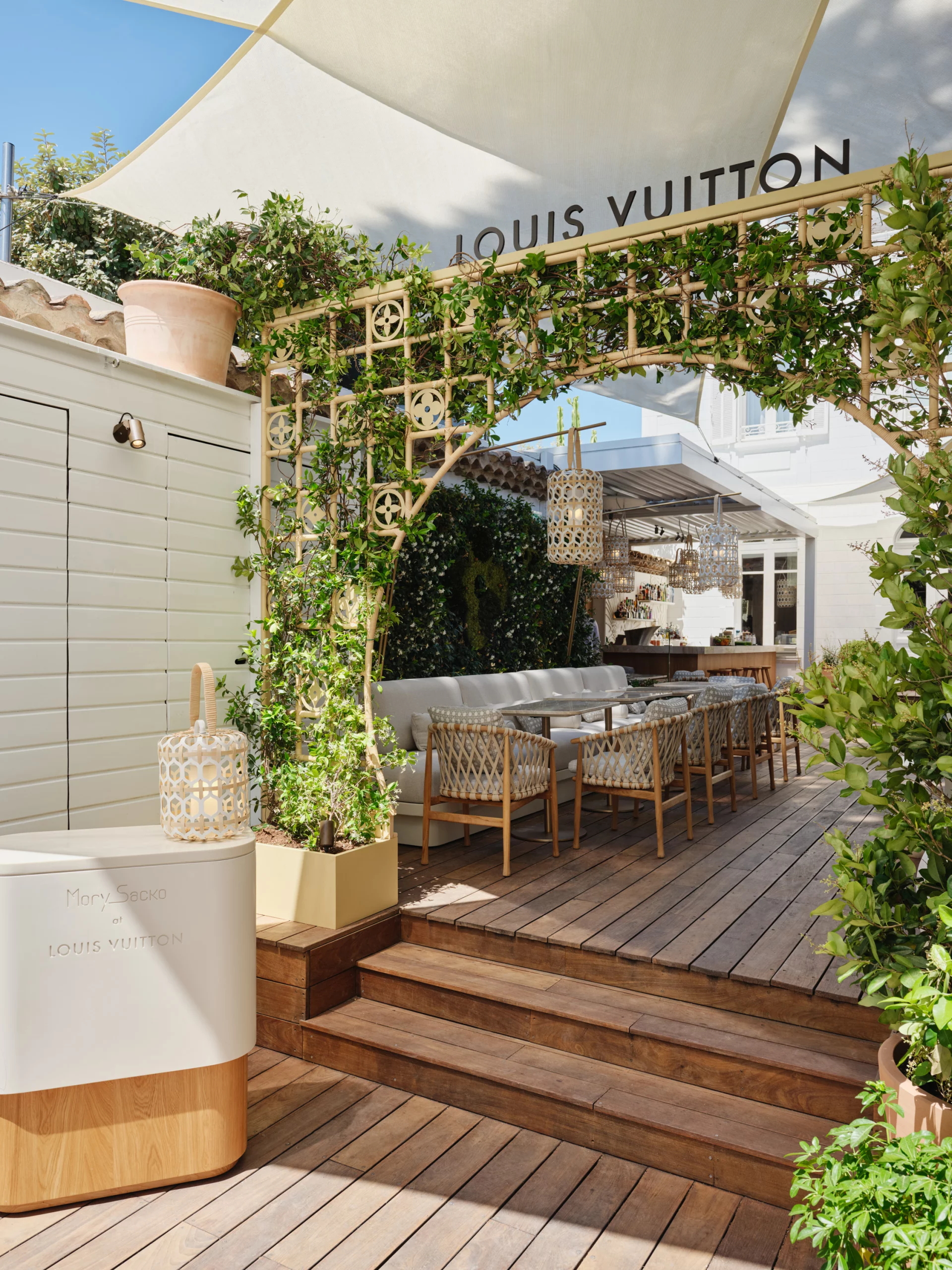 Nhà hàng Louis Vuitton tại Pháp