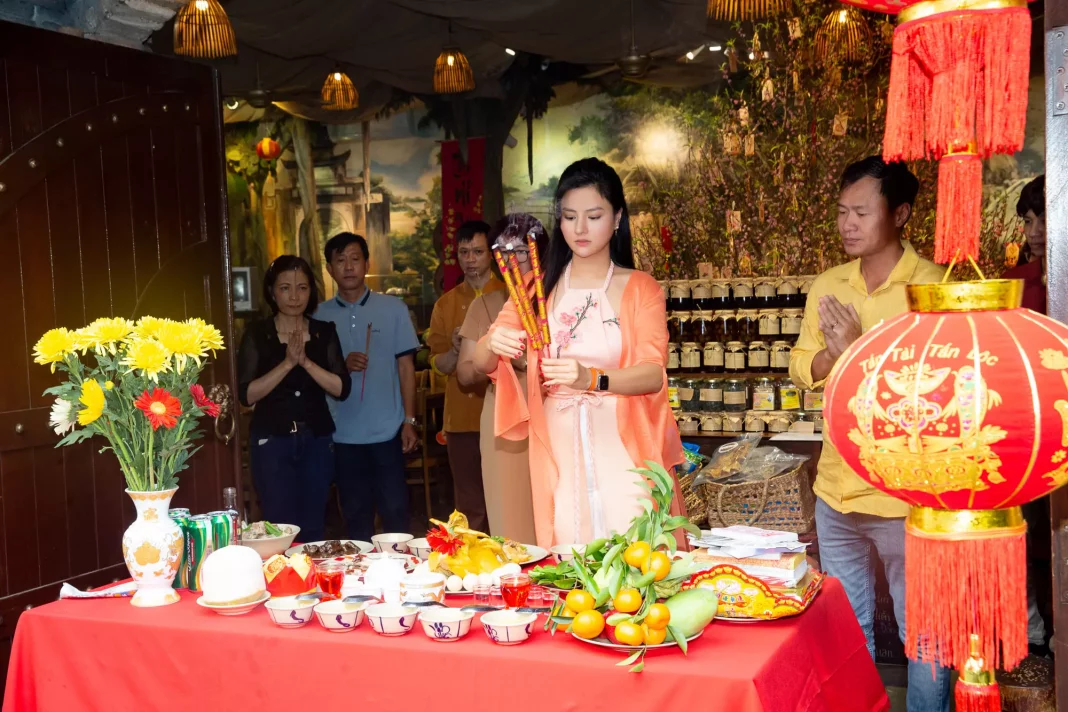 bài cúng khai trương đơn giản