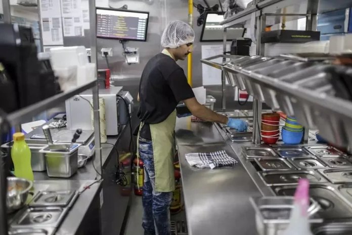 Vực dậy cloudkitchen