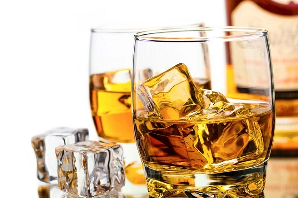 cách phục vụ rượu whisky
