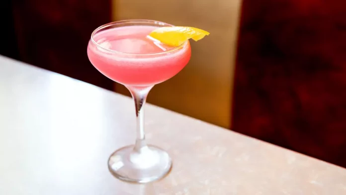 cosmopolitan cocktail là gì