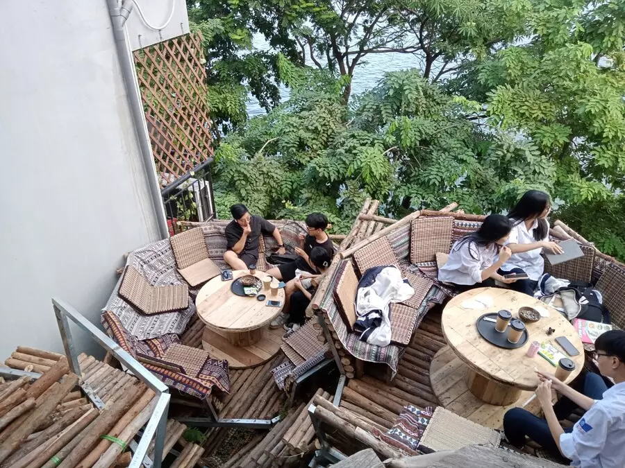 không gian ami garden cafe