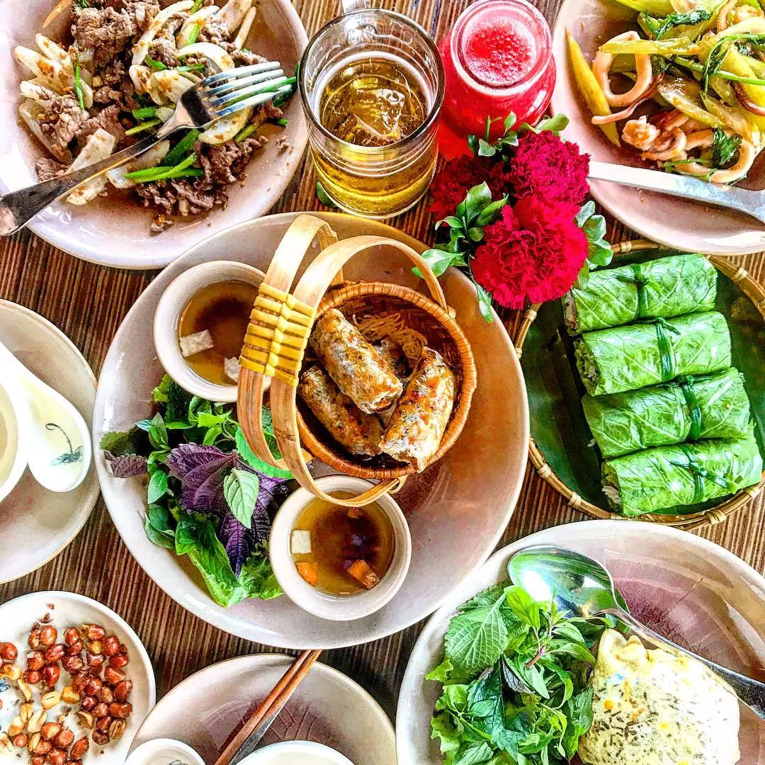 món ăn tại vietnamese cuisine restaurant