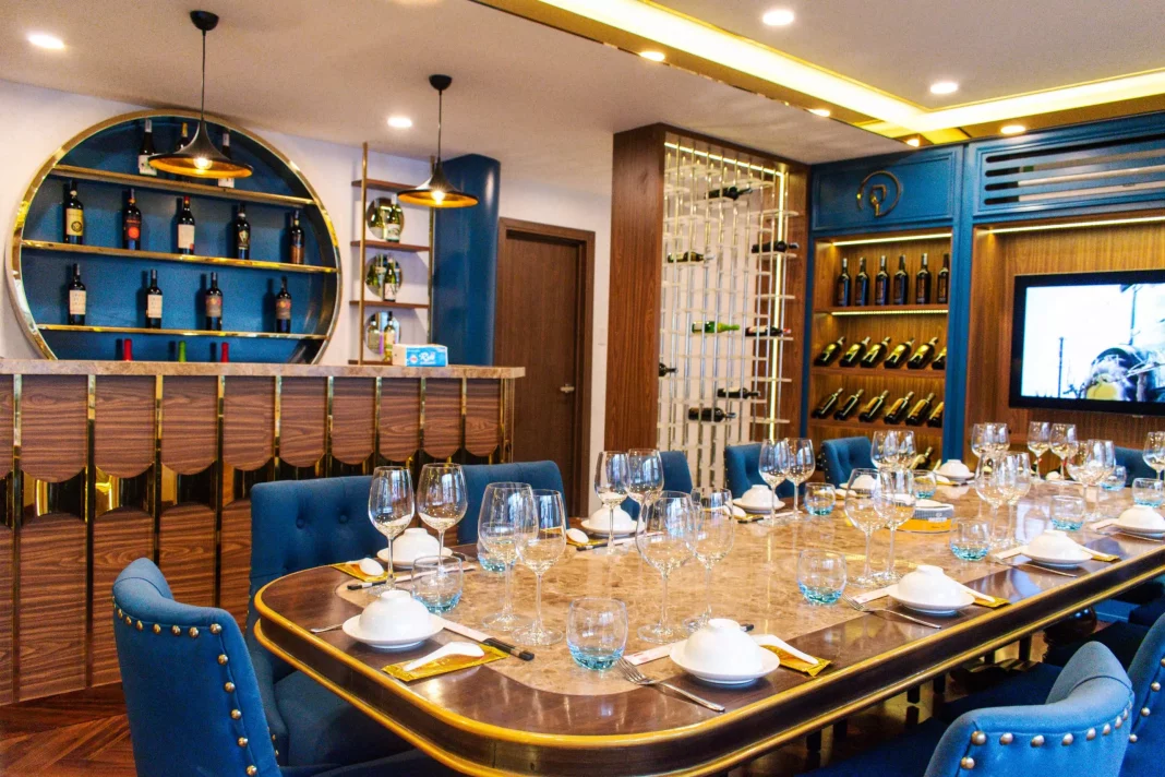 nhà hàng rượu vang