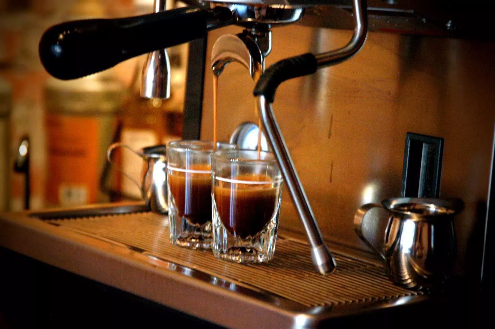 cafe pha máy espresso