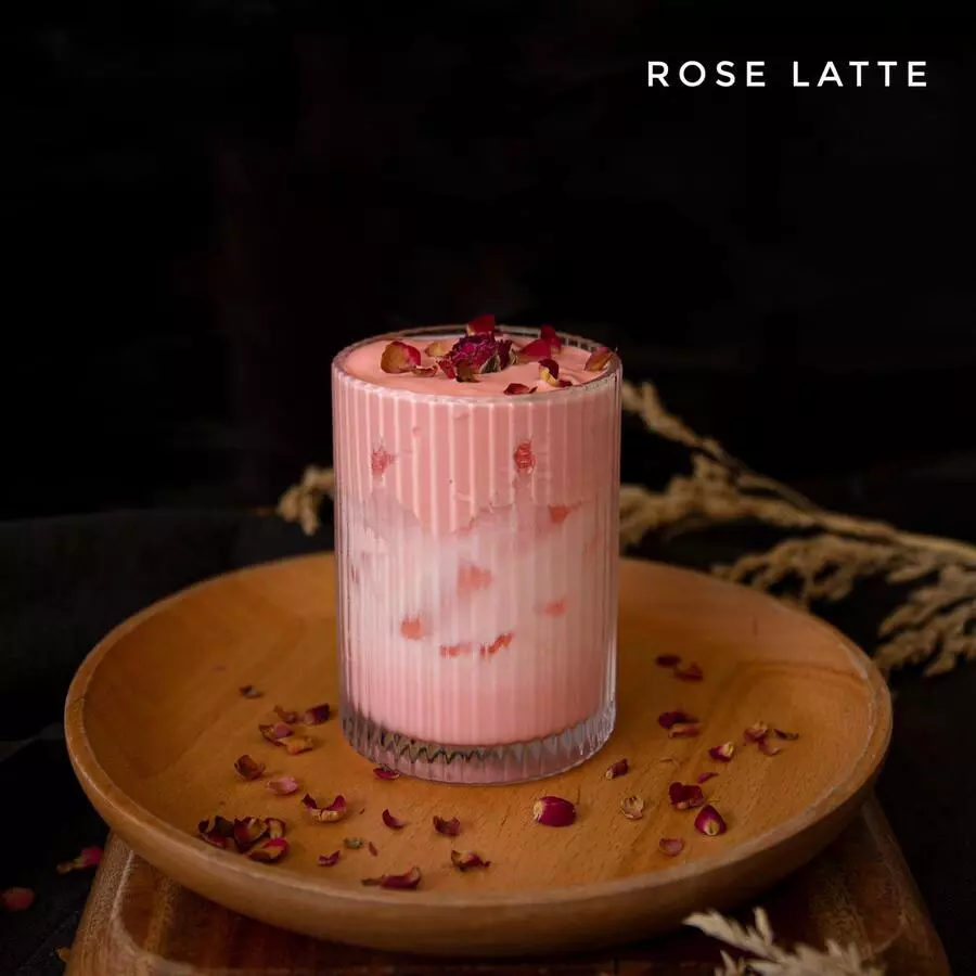 rose latte vòm cafe