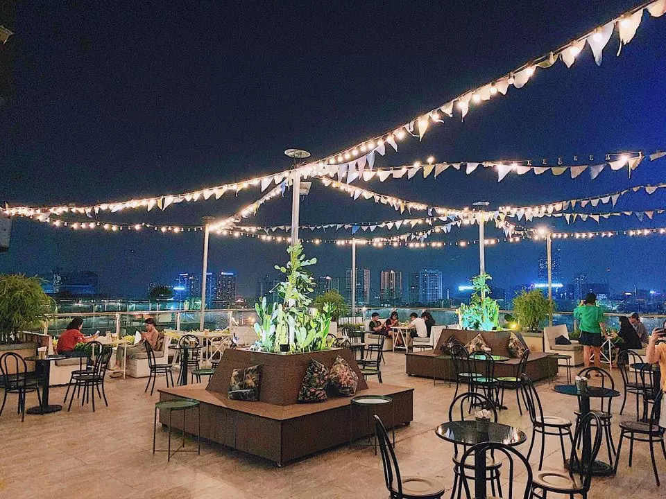trill rooftop cafe and bistro
