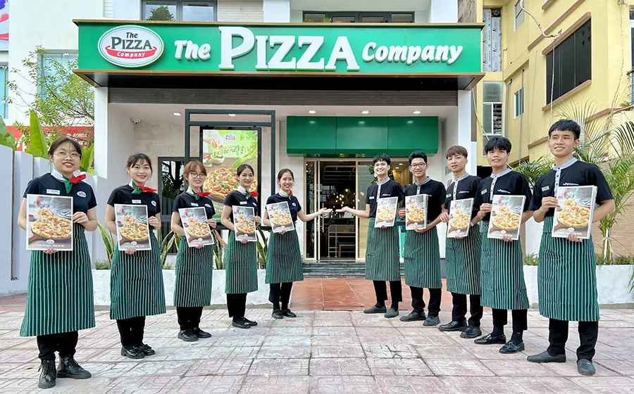 yếu tố con người trong chiến lược marketing của the pizza company