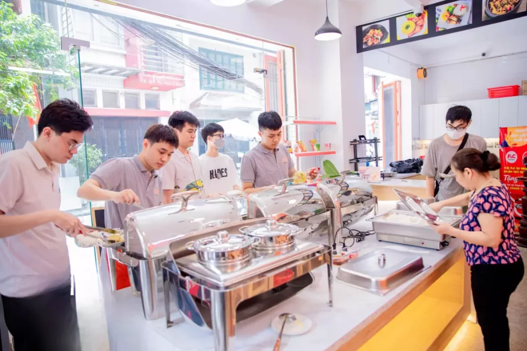 kinh doanh quán cơm văn phòng