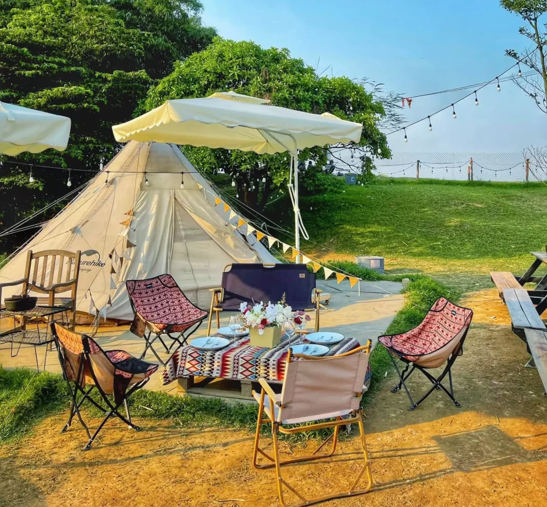 quán cà phê bãi đá sông hồng