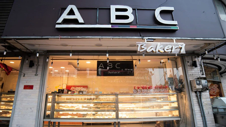 abc bakery nằm trên đường lớn